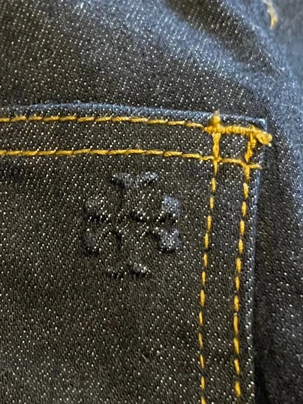 Tory Burch Button Fly Straight Leg Cropped Jeans Dark Resin Wash‎ Size 25